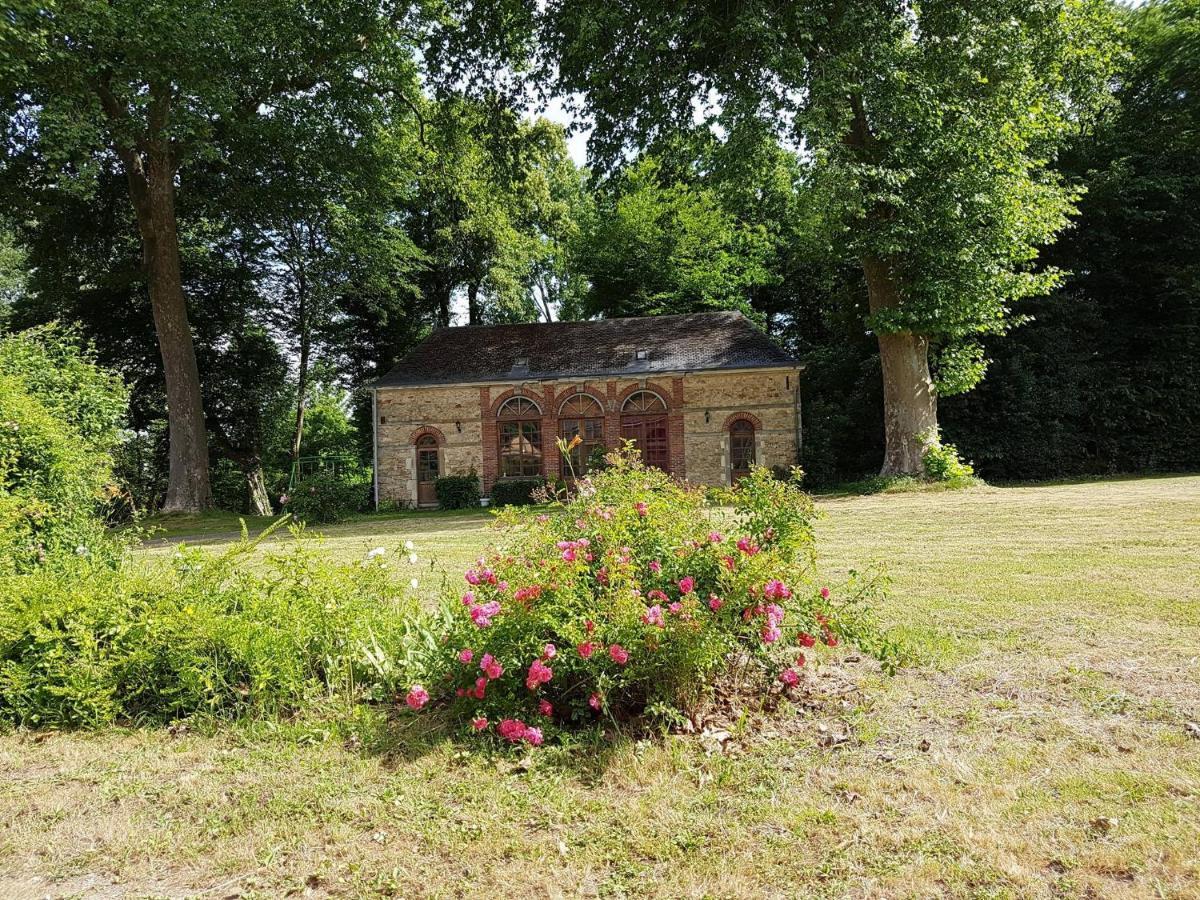 Logis Relais Des Cailleres Hotel Saint Pavace Buitenkant foto